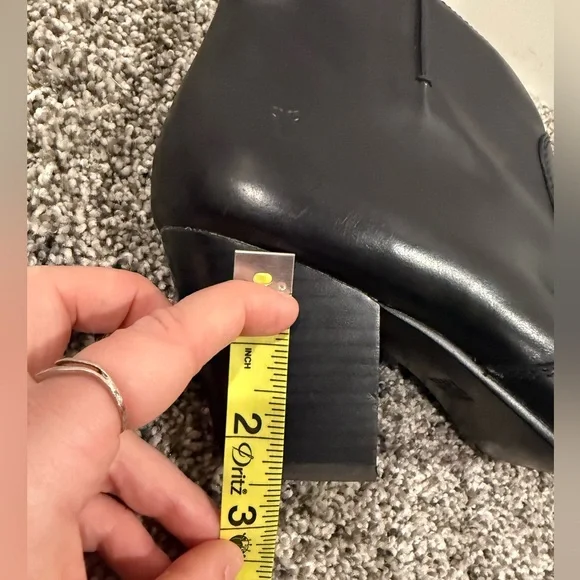 Frye Jennifer Black Leather Ankle Booties, size 9.5 - Picture 12 of 16